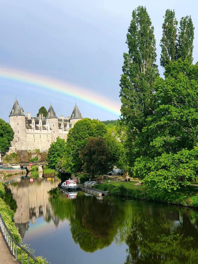 Aux Lits Du Canal Josselin Exterior photo