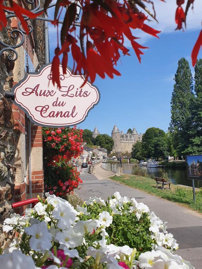 Aux Lits Du Canal Josselin Exterior photo